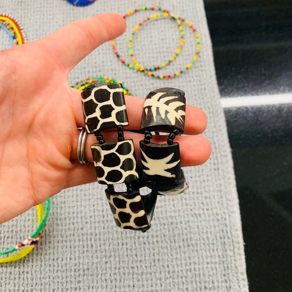 Mixed Bag of Kenyan Bracelets, Bangles, and Earrings - Picture 10 of 10